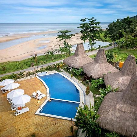 Three Queen Villa And Homestay Вайкабубак Экстерьер фото