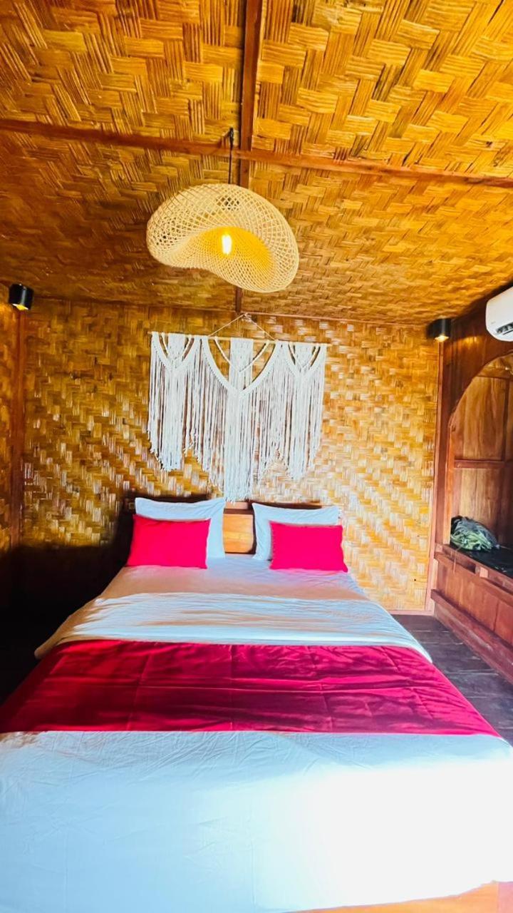 Three Queen Villa And Homestay Вайкабубак Экстерьер фото