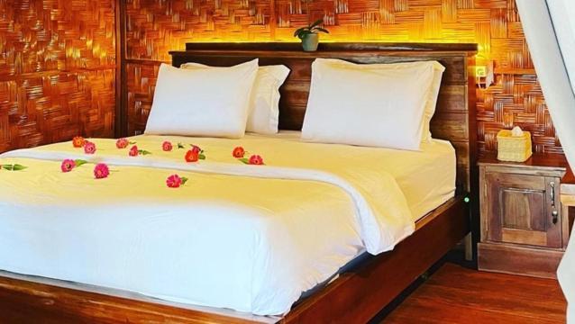 Three Queen Villa And Homestay Вайкабубак Экстерьер фото