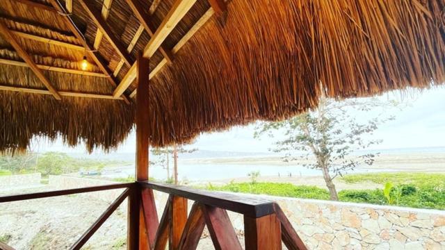 Three Queen Villa And Homestay Вайкабубак Экстерьер фото