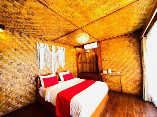 Three Queen Villa And Homestay Вайкабубак Экстерьер фото