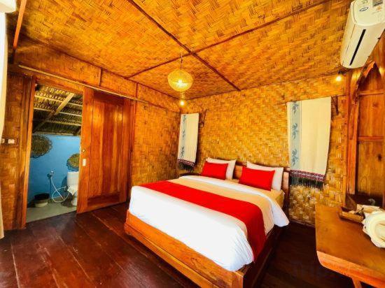 Three Queen Villa And Homestay Вайкабубак Экстерьер фото