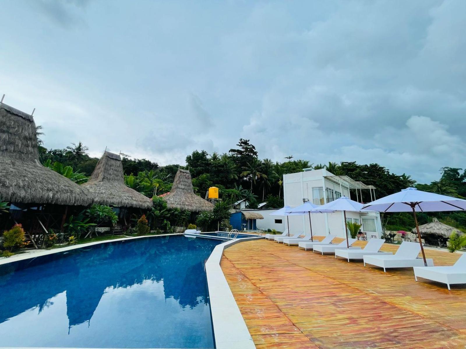 Three Queen Villa And Homestay Вайкабубак Экстерьер фото